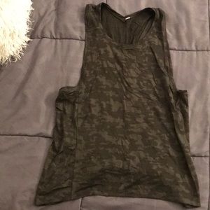 Camo tank